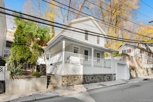 35 Brook St, Croton-On-Hudson, NY, 10520-2512 | Card Image