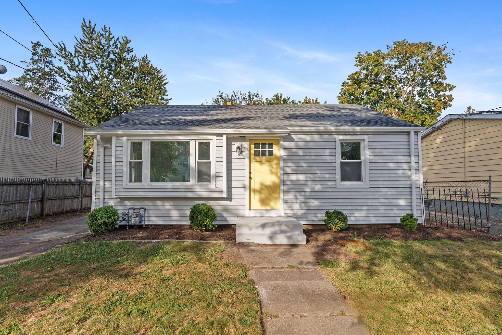 Henry St, Hartford, CT 06114