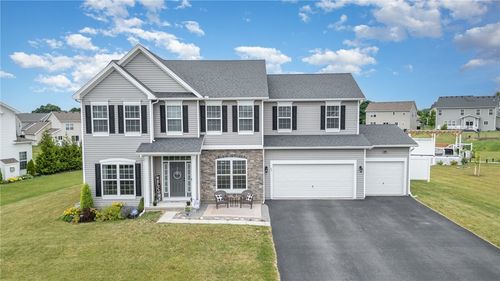 27 Gainsborough Pl, West Henrietta, NY, 14586-8918 | Card Image