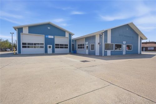 202 W Cumberland Rd, Altamont, IL, 62411-1137 | Card Image