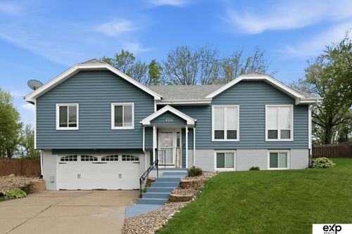 815 Juniper Circle, Papillion, NE, 68046 | Card Image