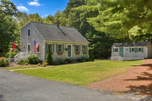 195 Knotty Pine Ln, Centerville, MA, 02632-2305 | Card Image