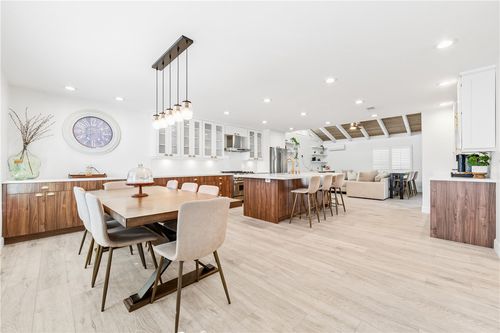 8071 Tyler Cir, Huntington Beach, CA, 92646 | Card Image
