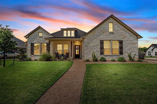 740 Whirlaway Rd, Hewitt, TX, 76643-3023 | Card Image