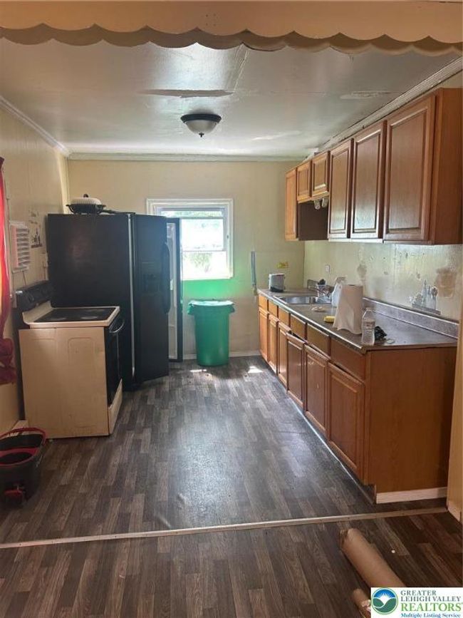 1036 Spring Garden St, Townhouse with 3 bedrooms, 1 bathrooms and null parking in Allentown PA | Image 5