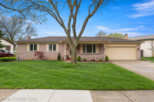 14970 Loyola Dr, Sterling Heights, MI, 48313-3663 | Card Image