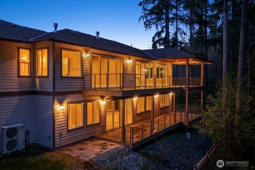 12009 Se 81st Ln, Newcastle, WA, 98056-5065 | Card Image
