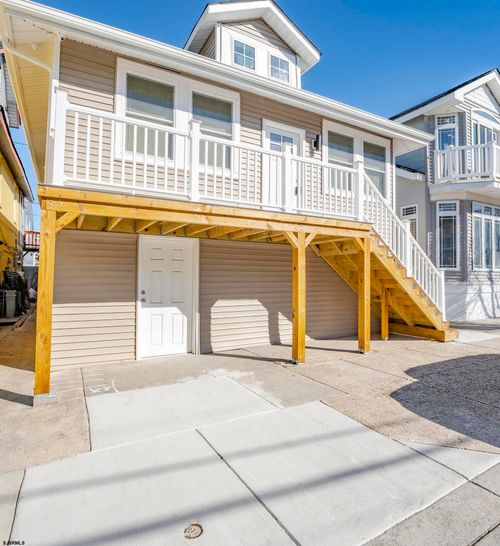 3 S Richards Ave, Ventnor City, NJ, 08406-2645 | Card Image