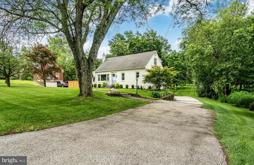 302 E 9th Ave, COLLEGEVILLE, PA, 19426-2322 | Card Image