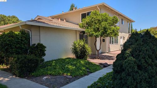 b-1387 Del Rio Cir, Concord, CA, 94518 | Card Image