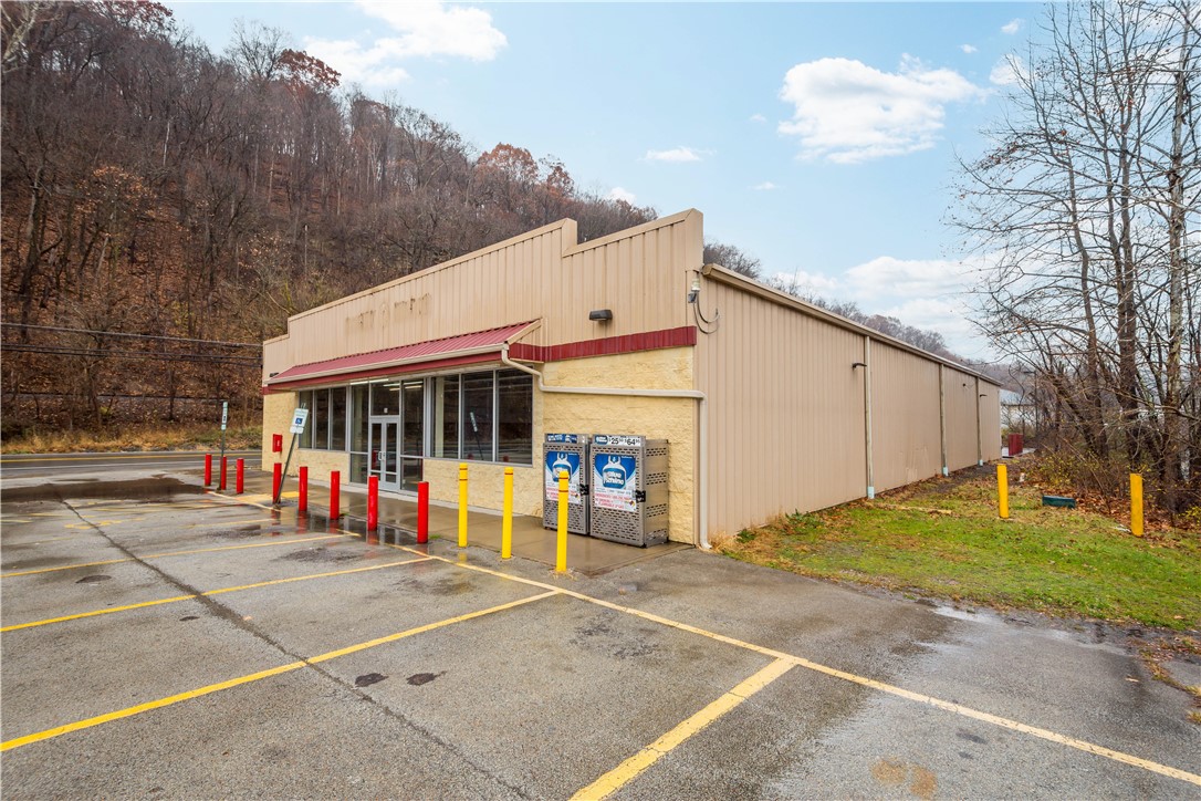 Commercial Lease in East Bethlehem 3
