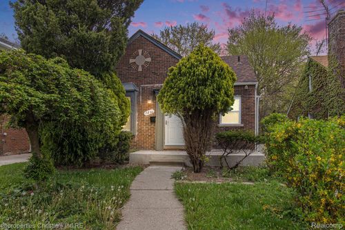 5236 Bedford St, Detroit, MI, 48224-2653 | Card Image