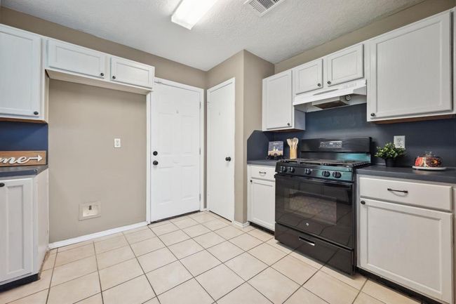5010 Chase Court Dr, House other with 3 bedrooms, 3 bathrooms and 2 parking in Bacliff TX | Image 11