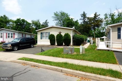 738 Aspen Cir, RED HILL, PA, 18076-1301 | Card Image