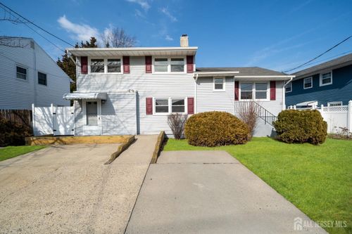12 Dunster St, Carteret, NJ, 07008-1608 | Card Image