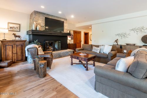 a101-320 Hummingbird, Avon, CO, 81620 | Card Image