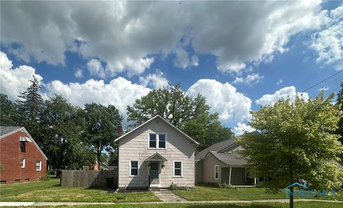 228 Harris St, Elmore, OH, 43416-9555 | Card Image