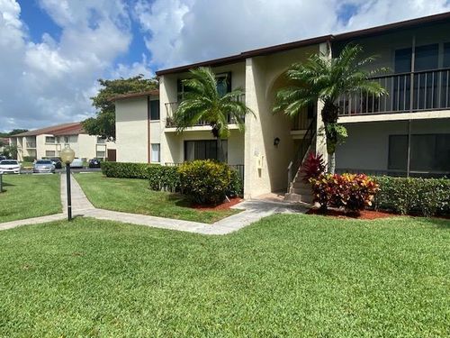 f1-202 Foxtail Dr, Greenacres, FL, 33415-6199 | Card Image