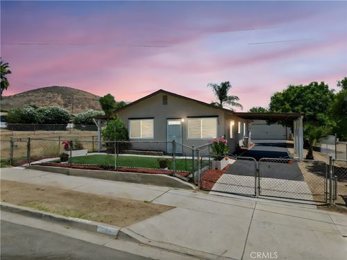 378 Avenue 2, Lake Elsinore, CA, 92530-4322 | Card Image