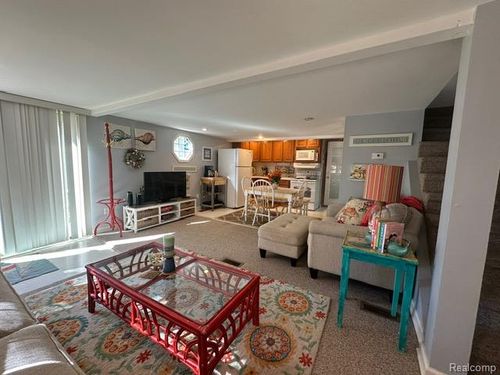 217 Newman St, Roscommon, MI, 48653-7603 | Card Image