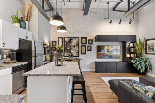 apt-205-111 E Franklin Ave, Minneapolis, MN, 55404-2574 | Card Image