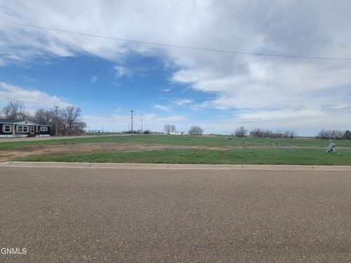 301 Hickman St, Grenora, ND, 58845-9243 | Card Image
