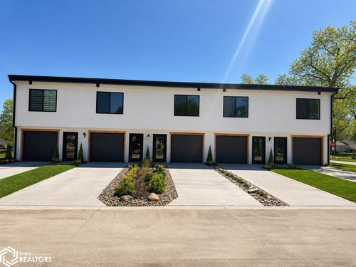 326 S 11th St, Sac City, IA, 50583-2036 | Card Image