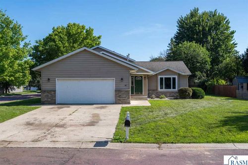 101 Celestine Circle, Mankato, MN, 56001 | Card Image