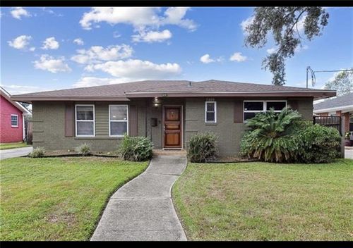 5400 Chatham Dr, New Orleans, LA, 70122-2630 | Card Image