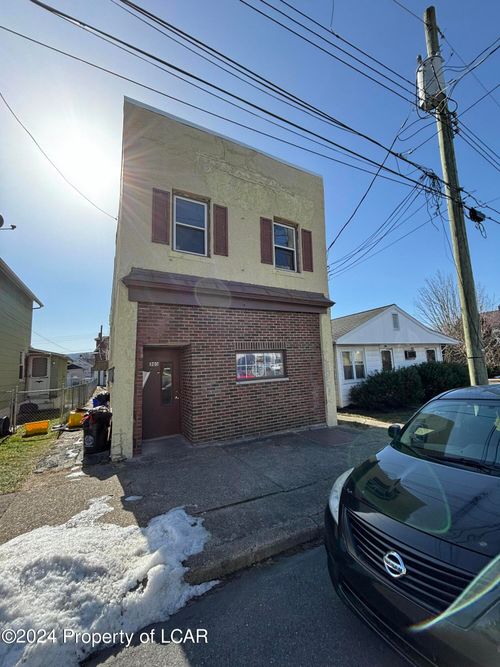 3-305 E Broad St, Nanticoke, PA, 18634-2535 | Card Image