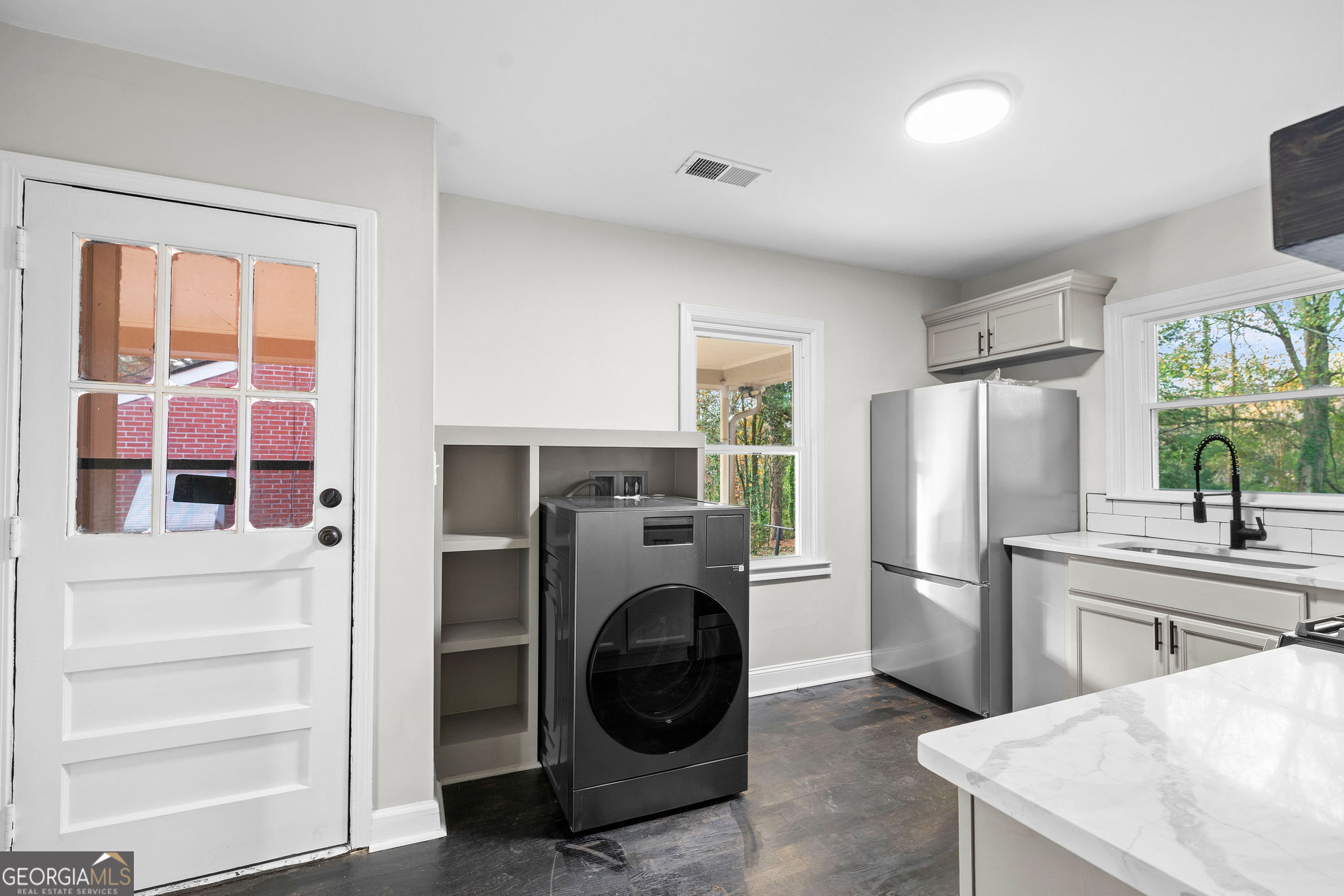 Residential Lease in East Point 5