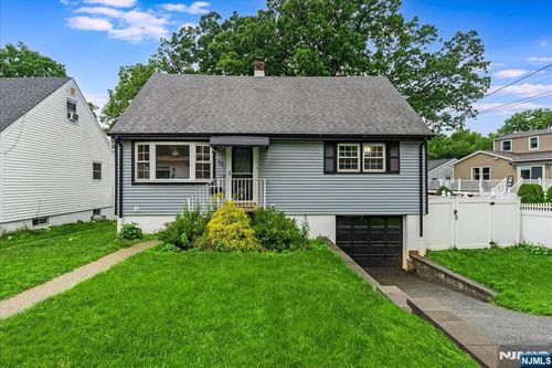 75 Fichter St, Bloomingdale, NJ, 07403-1330 | Card Image
