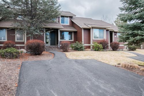 91-10952 Village Loop, Redmond, OR, 97756-7434 | Card Image