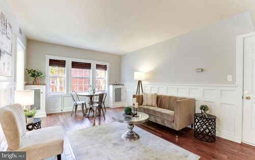 5-304-1742 N Rhodes St, ARLINGTON, VA, 22201-3115 | Card Image