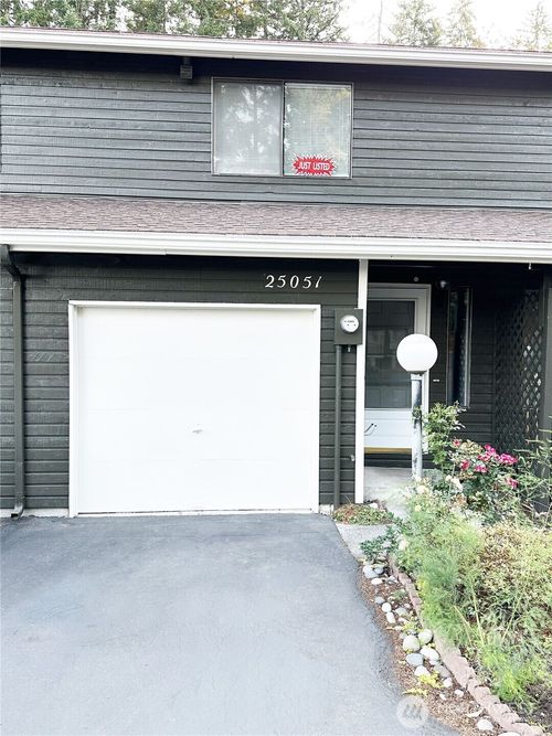 25051 144th Pl Se, Kent, WA, 98042-3425 | Card Image