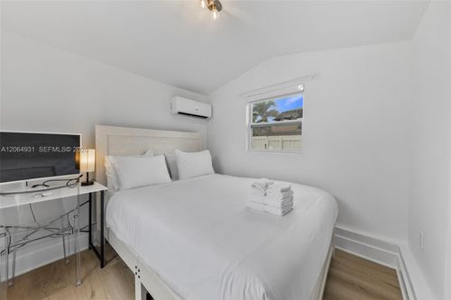 2-2946 Sw 26th Street, Miami, FL, 33133 | Card Image
