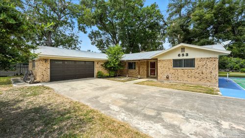683 Albert St, New Braunfels, TX, 78130-3401 | Card Image