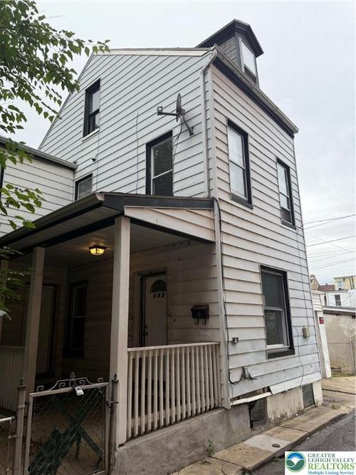 528 N Refwal St, Allentown, PA, 18102-5541 | Card Image