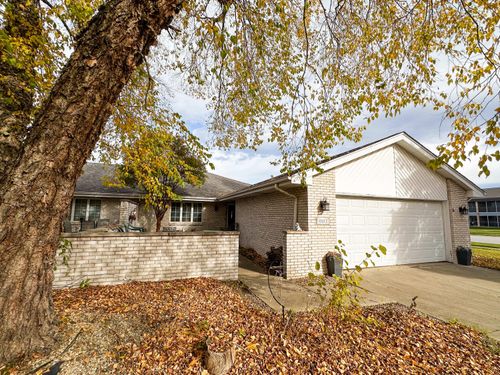 692 Capitol Dr, Hobart, IN, 46342-6697 | Card Image