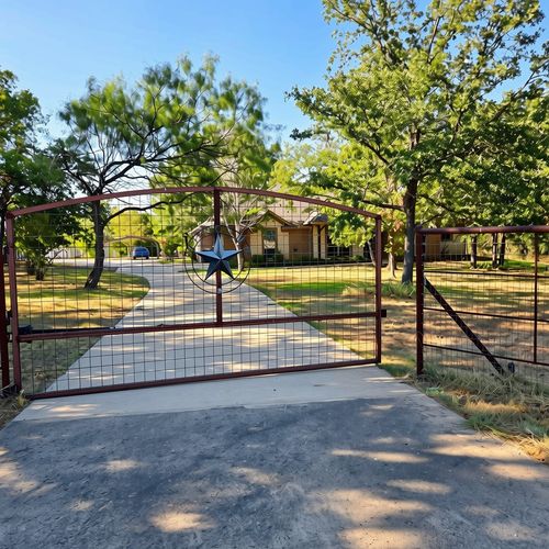 205 Niki Rd, Paradise, TX, 76073-4514 | Card Image