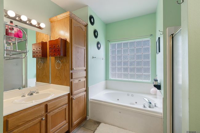 1465 Ironwood Dr, House other with 3 bedrooms, 2 bathrooms and 2 parking in Denham Springs LA | Image 8