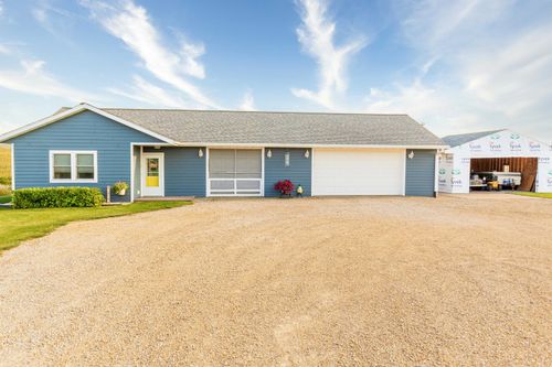 125 Buncombe Rd, Hazel Green, WI, 53811-9525 | Card Image
