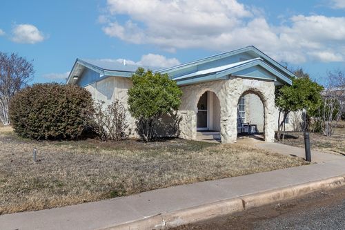 305 W Dallas St, Llano, TX, 78643-1544 | Card Image