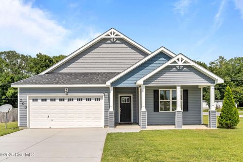 200 Cotton Ct, Richlands, NC, 28574-8445 | Card Image