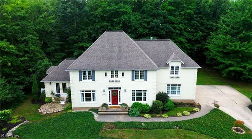10370 Pinecrest Rd, Concord Township, OH, 44077-9783 | Card Image