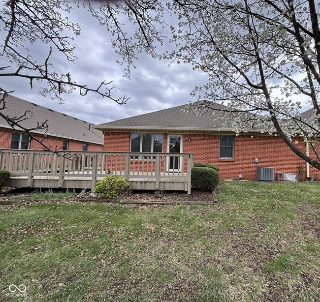 2856 Colony Lake East Dr, Condo with 3 bedrooms, 2 bathrooms and null parking in Plainfield IN | Image 24