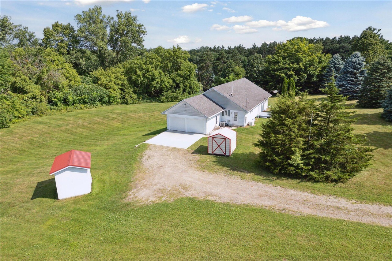 Black Rd, Trufant, MI 49347