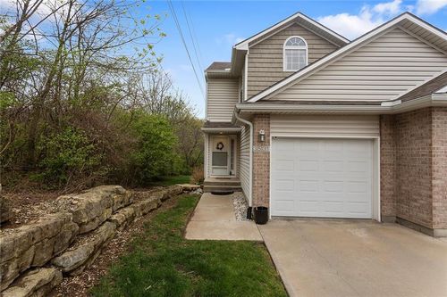 3501 Ne Austin Dr, Lee's Summit, MO, 64064-2056 | Card Image