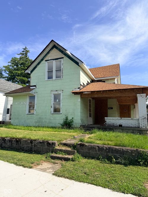 300 E North St, Winchester, IN, 47394-1613 | Card Image