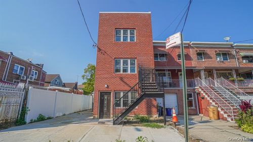 1011 E 221st St, Bronx, NY, 10469-1231 | Card Image